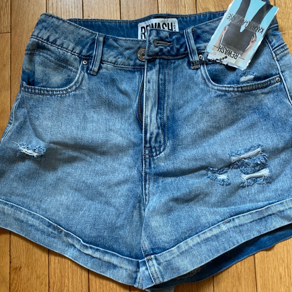 New without all the tags . Super cute size 2 denim shorts